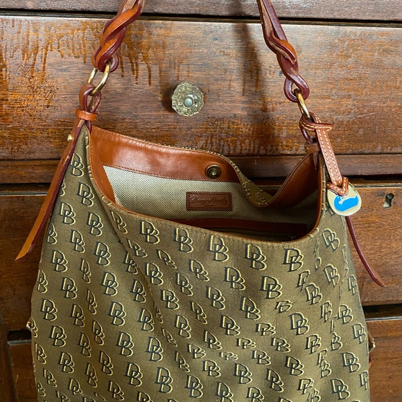 Dooney & Bourke Handbags - Dooney and Bourke shoulder bag